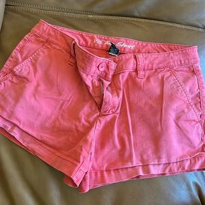 VS Eve Short